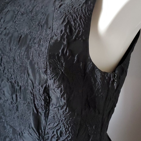 H&M Jacquard textured open back Fit and Flare - Picture 7 of 13